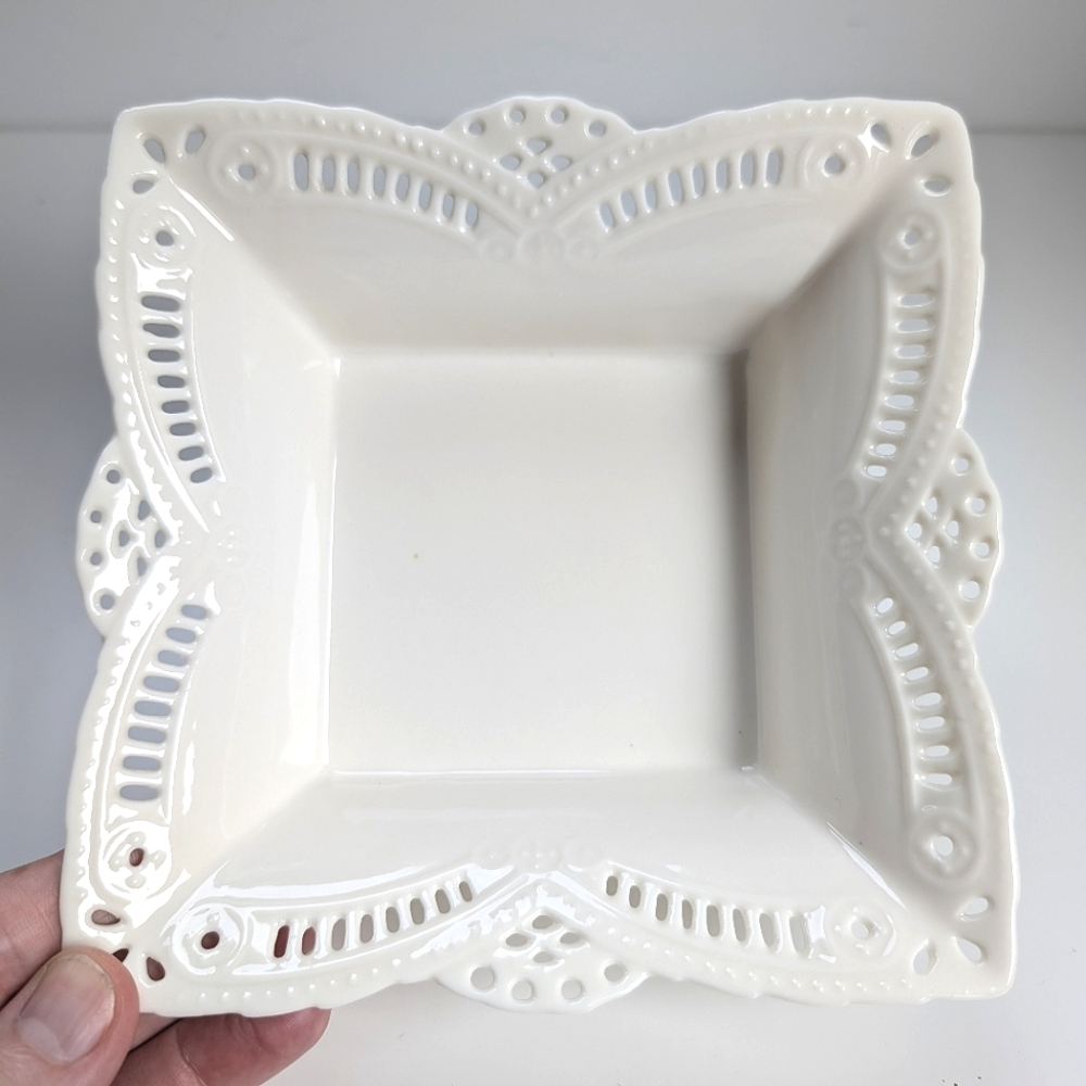 Skye McGhie Nostalgia Porcelain Jewelry Dish